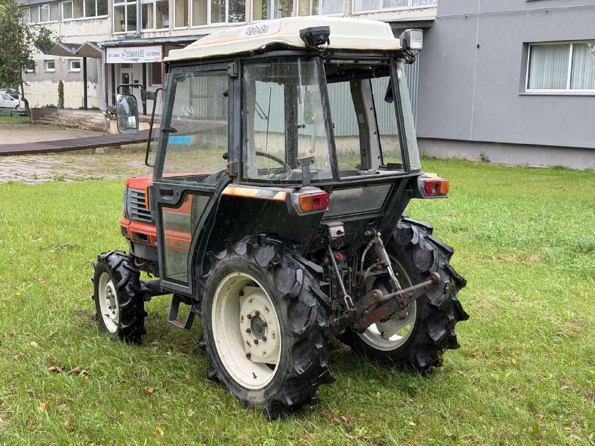 Traktorius Kubota Gl268d su kabina - greitaeigis! - nuotraukos Nr. 7
