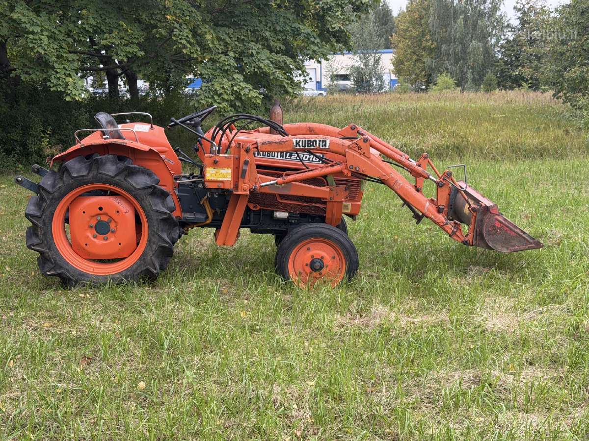 Traktorius Kubota L2201g su frontaliniu (22 Ag) - nuotraukos Nr. 2