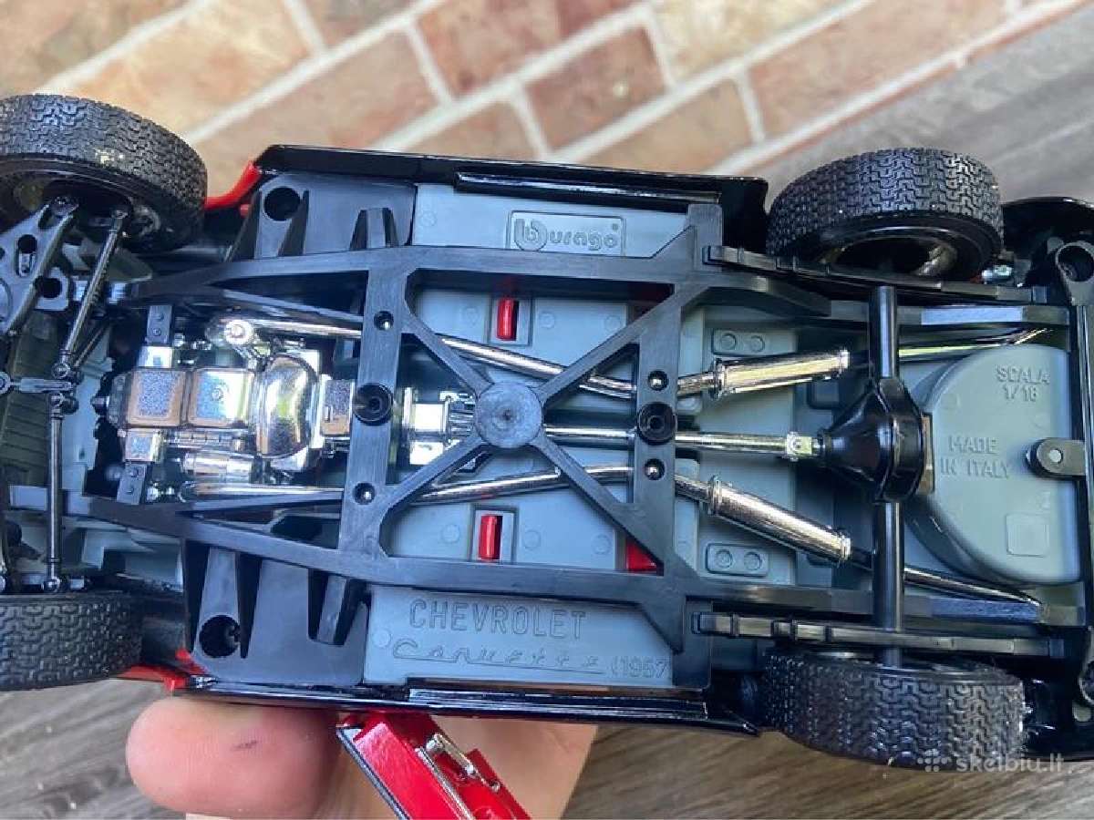 1957 Chevrolet Corvette C1 1:18 automodelis modeli - nuotraukos Nr. 5