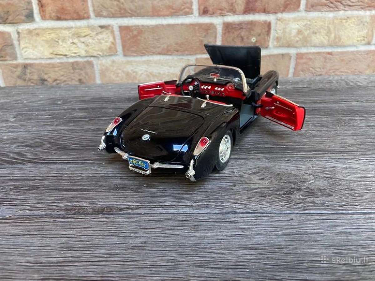 1957 Chevrolet Corvette C1 1:18 automodelis modeli - nuotraukos Nr. 3
