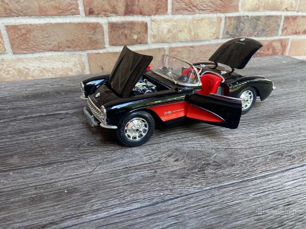 1957 Chevrolet Corvette C1 1:18 automodelis modeli - nuotraukos Nr. 8