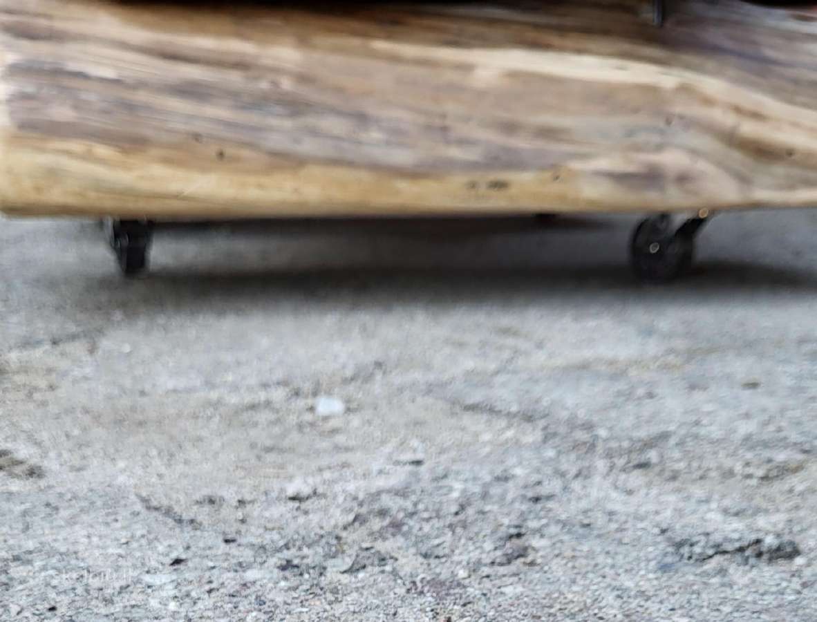 Staliukas iš kriaušės medžio - nuotraukos Nr. 4