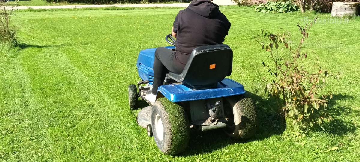 Traktoriukas zoliapjove veikia - nuotraukos Nr. 20
