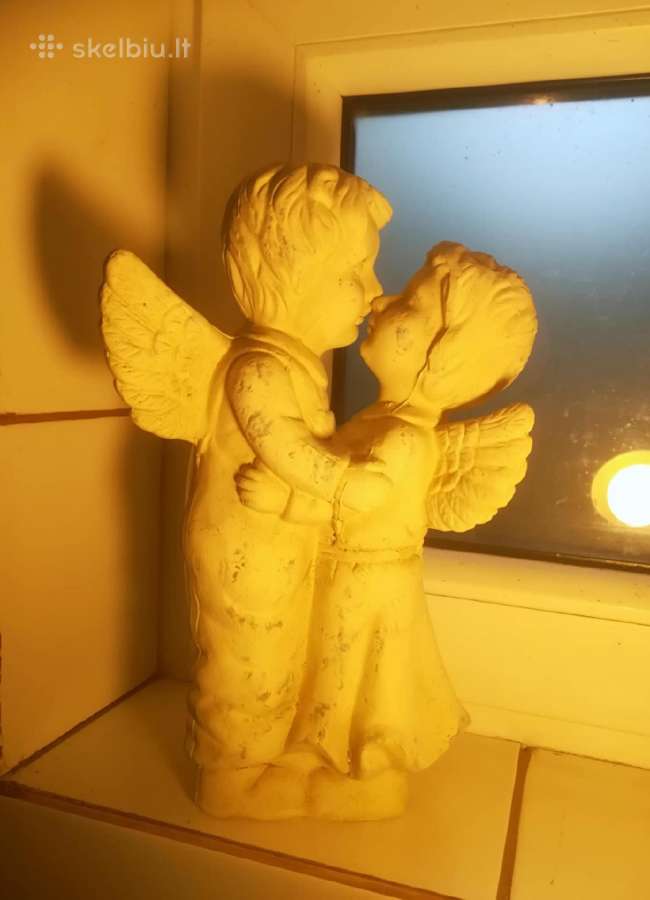 Besibučiuojantys angelai - nuotraukos Nr. 2