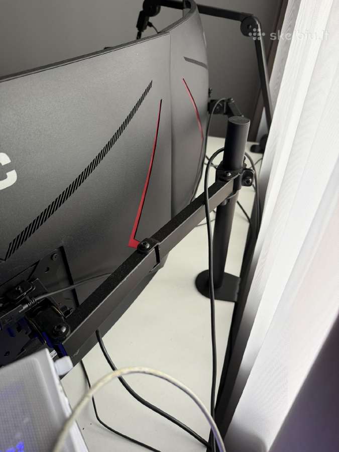 Parduodu 2x Aoc 32 240hz lenktus monitorius - nuotraukos Nr. 3