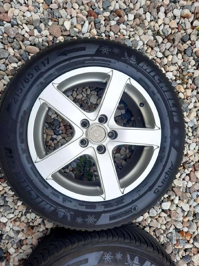 Parduodami lieti ratlankiai su padangomis R17 - nuotraukos Nr. 6