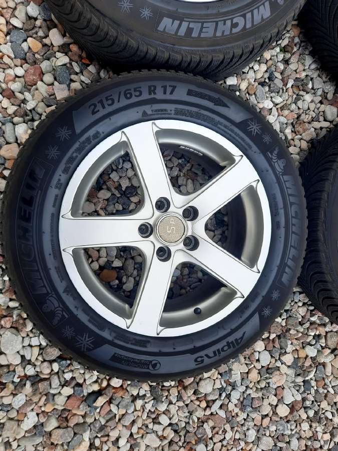 Parduodami lieti ratlankiai su padangomis R17 - nuotraukos Nr. 8