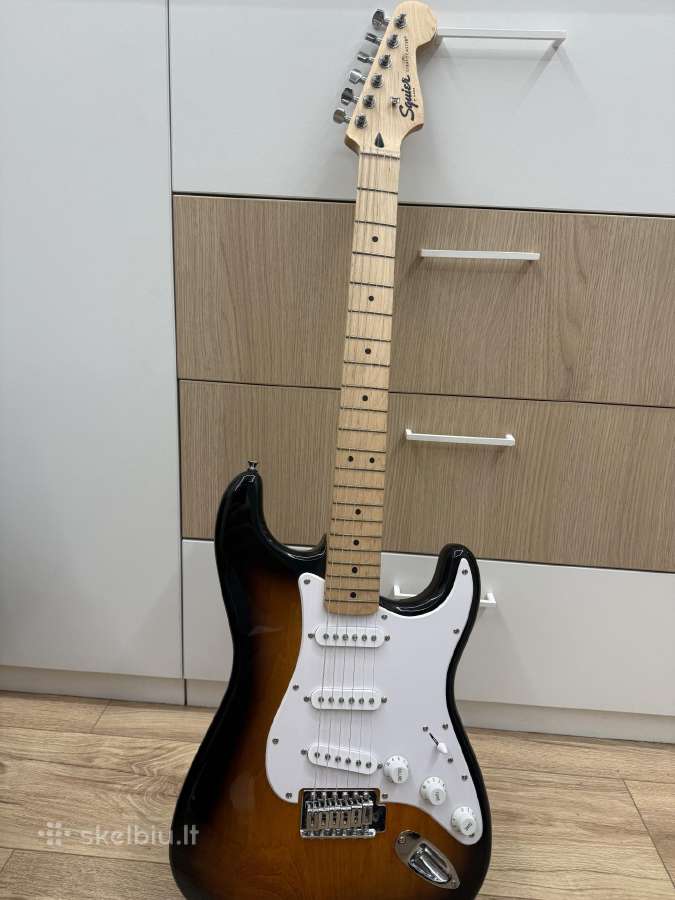Elektrinė gitara su stiprintuvu - nuotraukos Nr. 2