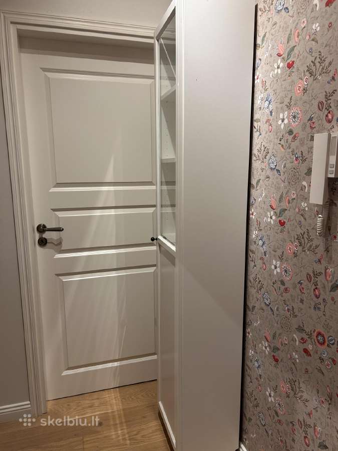 Ikea knygų lentyna su durelėmis - nuotraukos Nr. 2