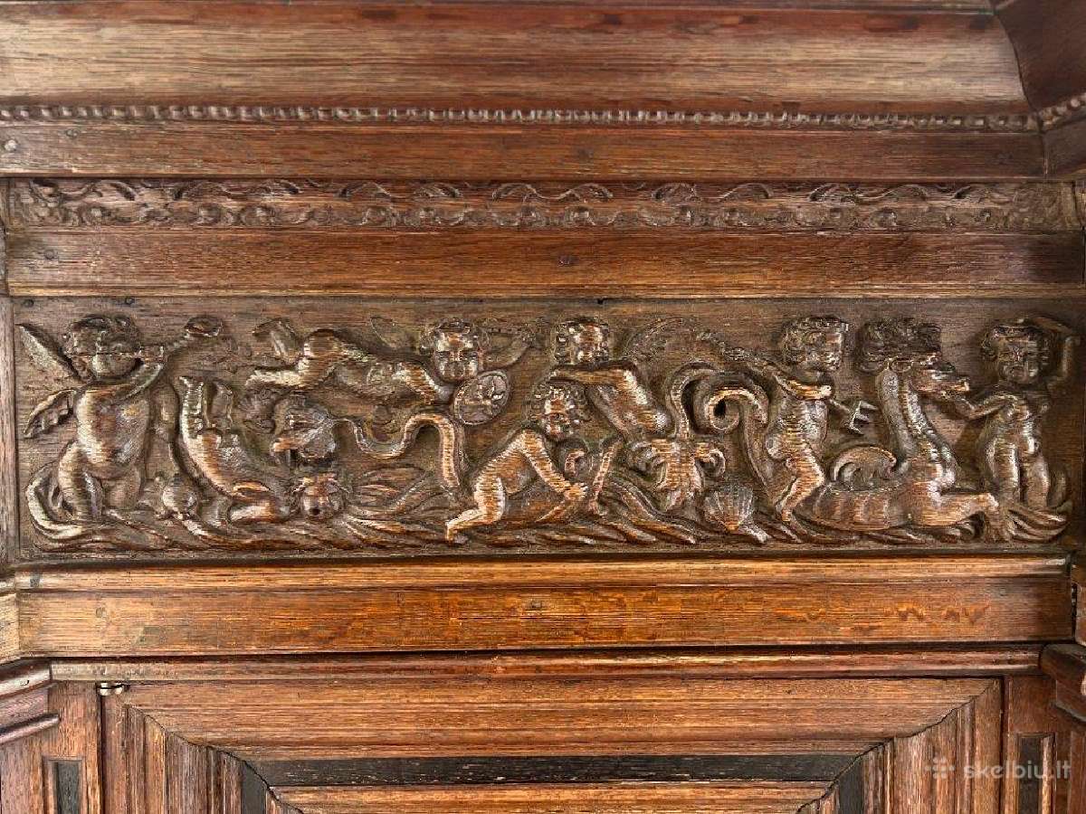 Ąžuolinė, XIX a. pr. drožinėta komoda - nuotraukos Nr. 9