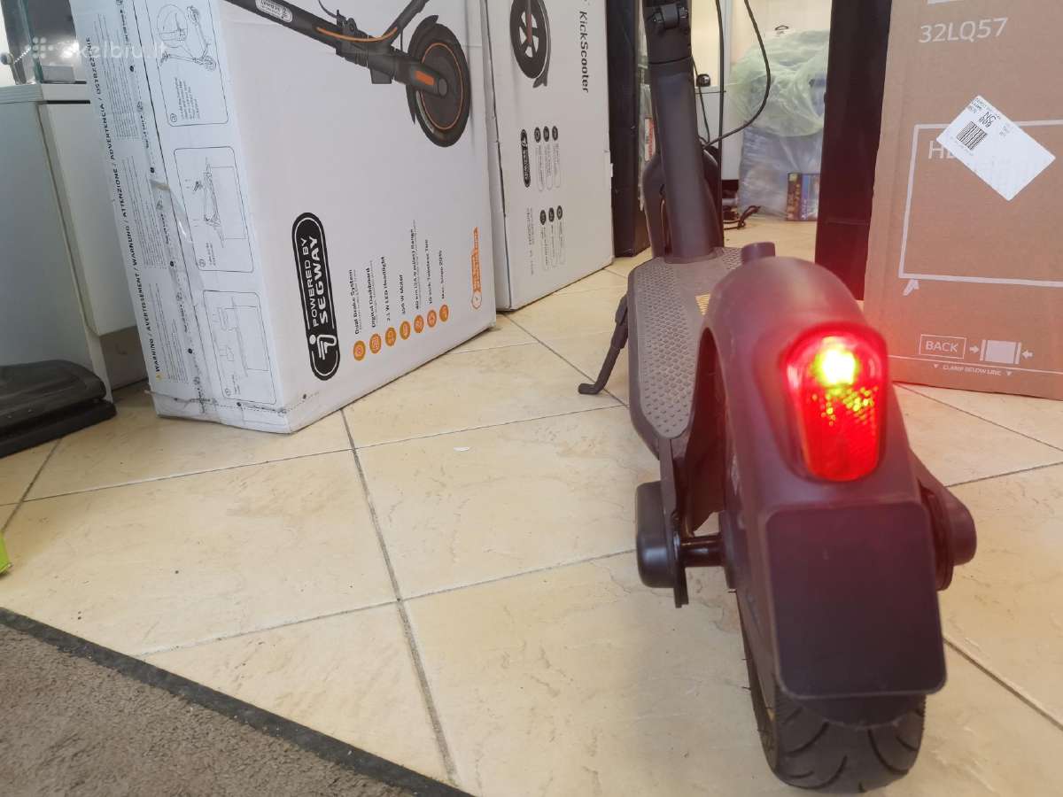 Segway Ninebot Max G30 – 35 Km/h Iki 65 Km - nuotraukos Nr. 8