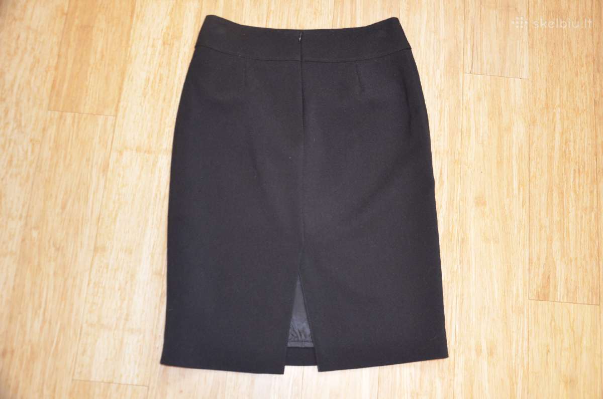 Klasikinis juodas sijonas 36 dydzio4€