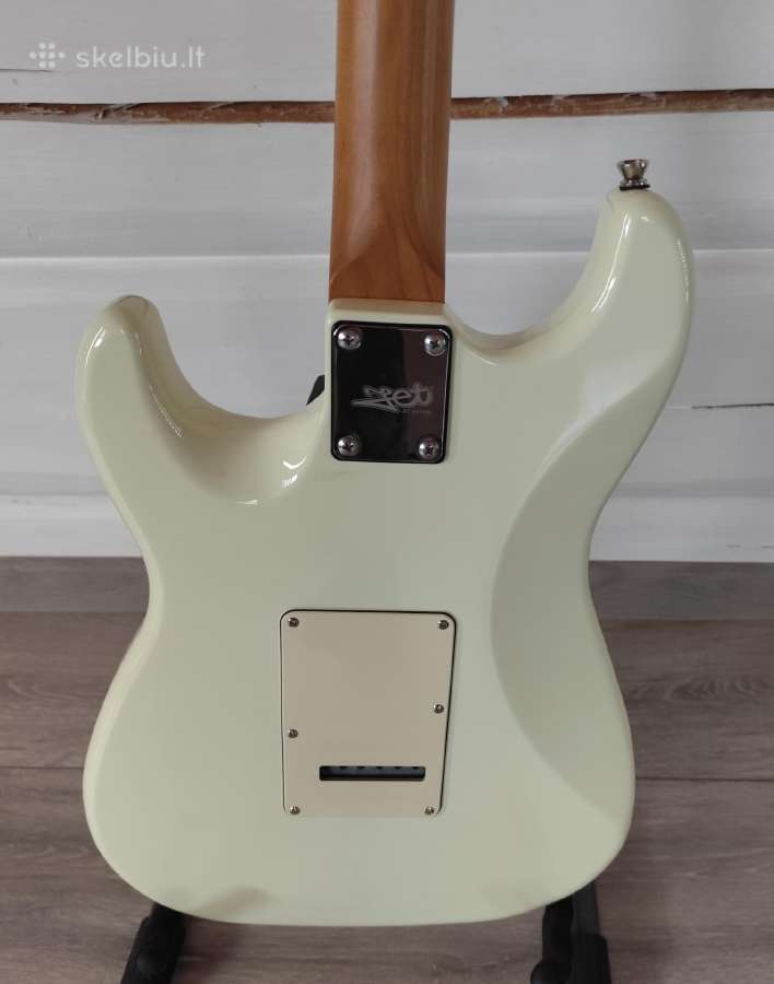 Elektrinė gitara su priedais - nuotraukos Nr. 3