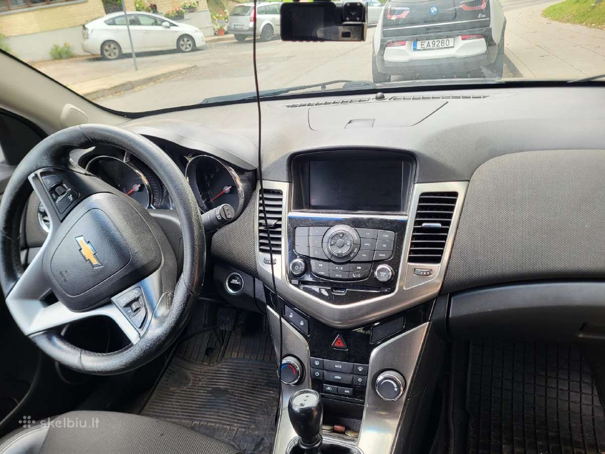 Parduodu iskirtines komlektacijos auto - nuotraukos Nr. 3