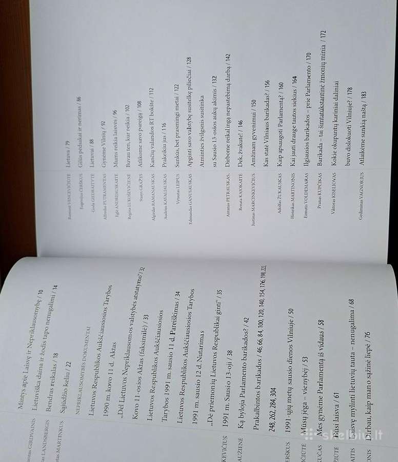 Knyga 2011m. Dainuojanti revoliucija. - nuotraukos Nr. 3
