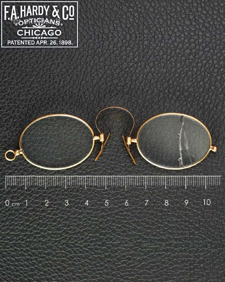 „pince-nez“ stiliaus akiniai - nuotraukos Nr. 6