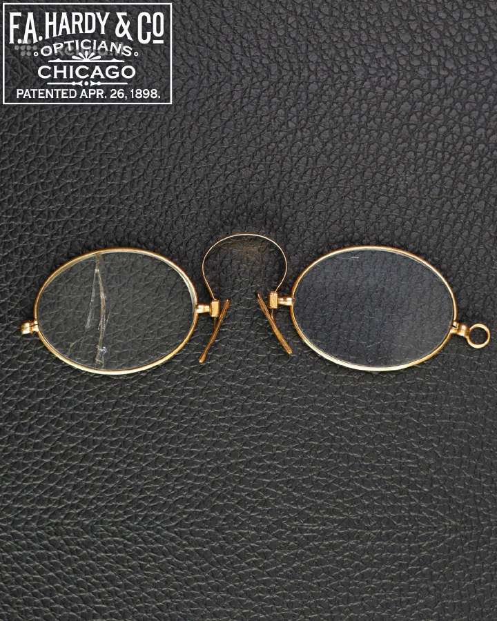 „pince-nez“ stiliaus akiniai - nuotraukos Nr. 7