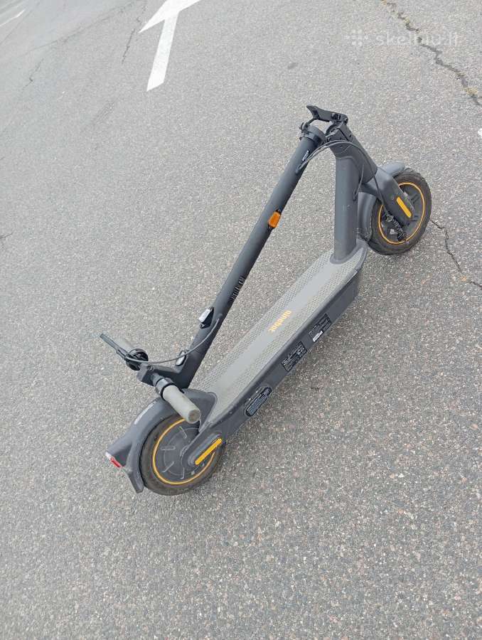 Su dokumentais Ninebot max G30 36km/h važiuoja - nuotraukos Nr. 2