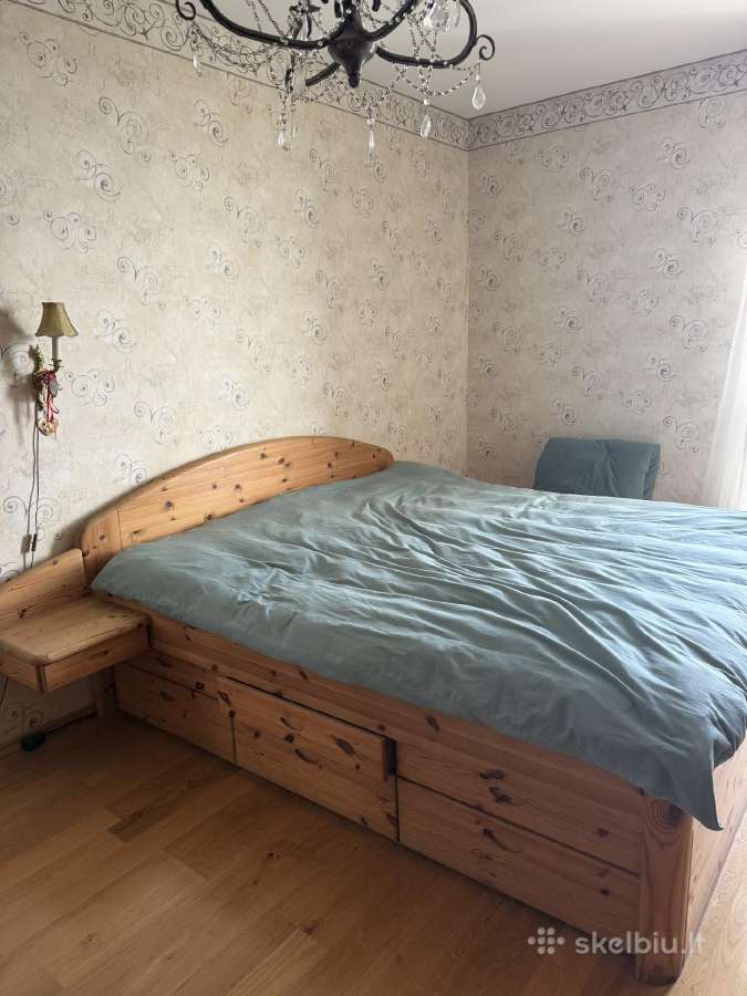 Parduodamos spintos iš medžio masyvo ir lova - nuotraukos Nr. 7