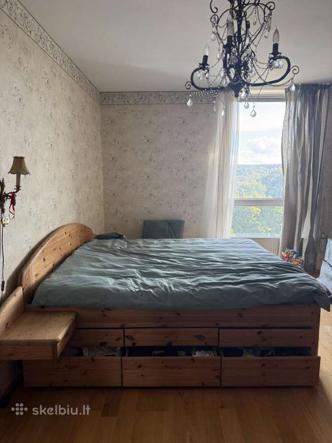 Parduodamos spintos iš medžio masyvo ir lova - nuotraukos Nr. 8