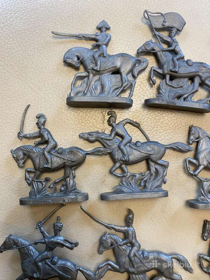 Kareiveliai tarybiniai plastm napaleonmetis - nuotraukos Nr. 2