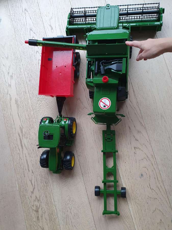 Bruder John Deere traktorius, kombainas+2priekabos - nuotraukos Nr. 3