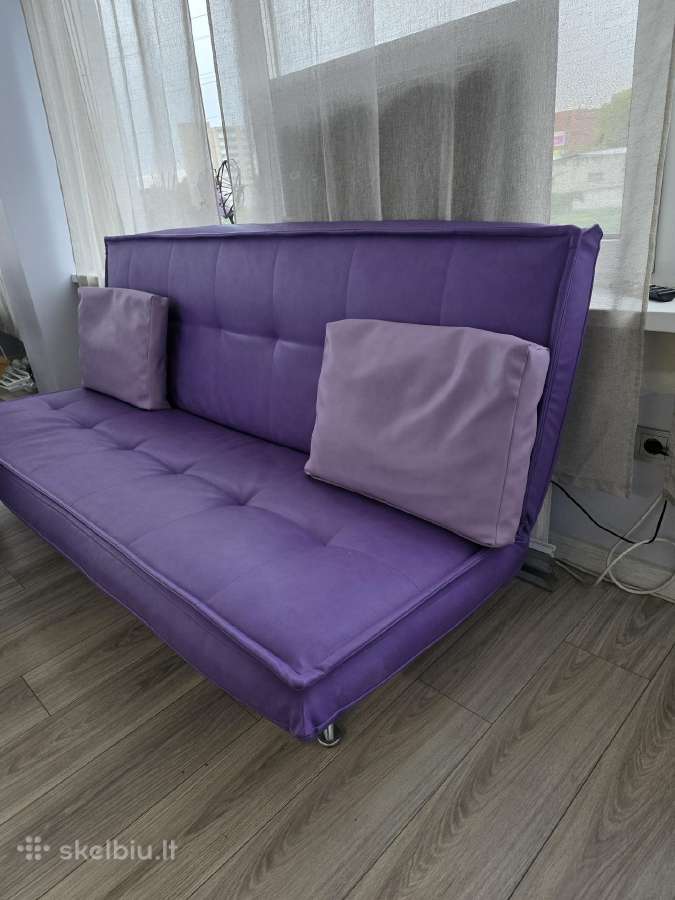Sofa su patalynes deze. - nuotraukos Nr. 2