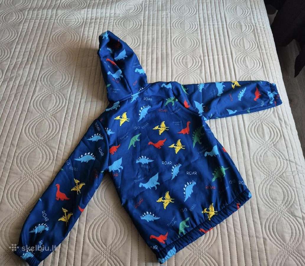 Šilta, spalvinga striukė su kailiuku berniukui - nuotraukos Nr. 2