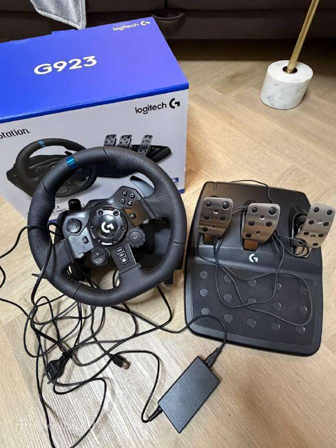 Logitech G923 Racing Wheel & Pedals (Like New, War - nuotraukos Nr. 2