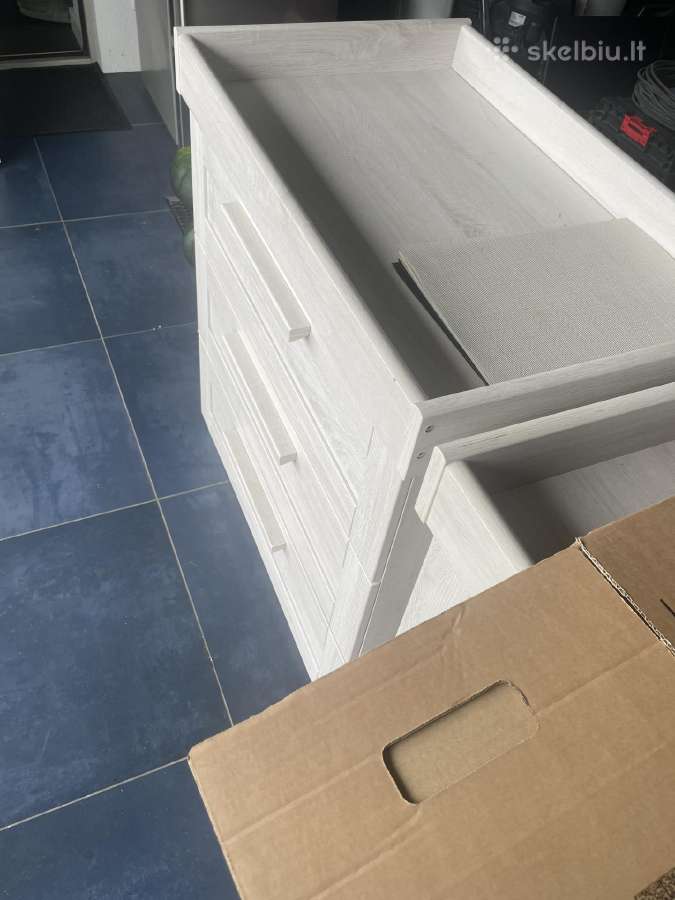Vystymo stalai. Beveik nauji. Vienas stalas - 30€ - nuotraukos Nr. 2