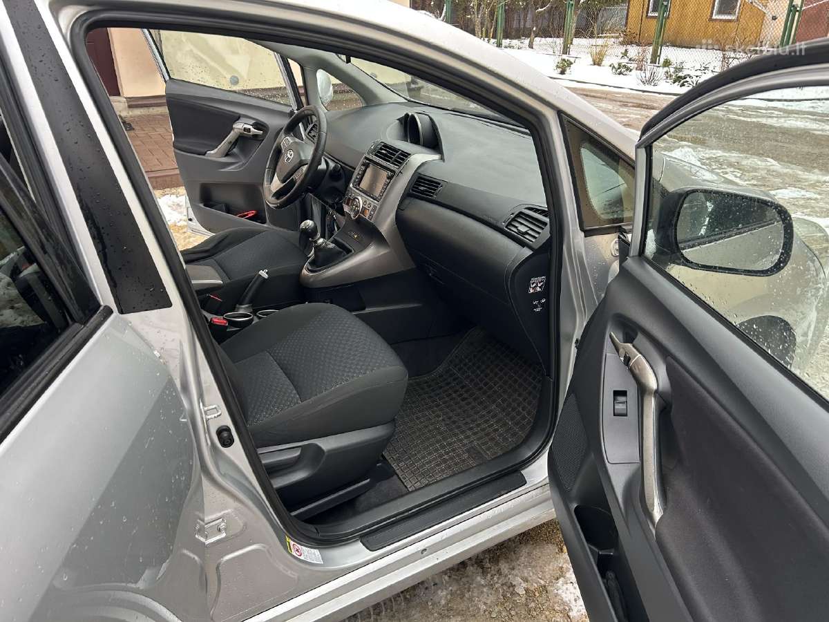 Toyota Verso 2010 m Universalas - nuotraukos Nr. 7