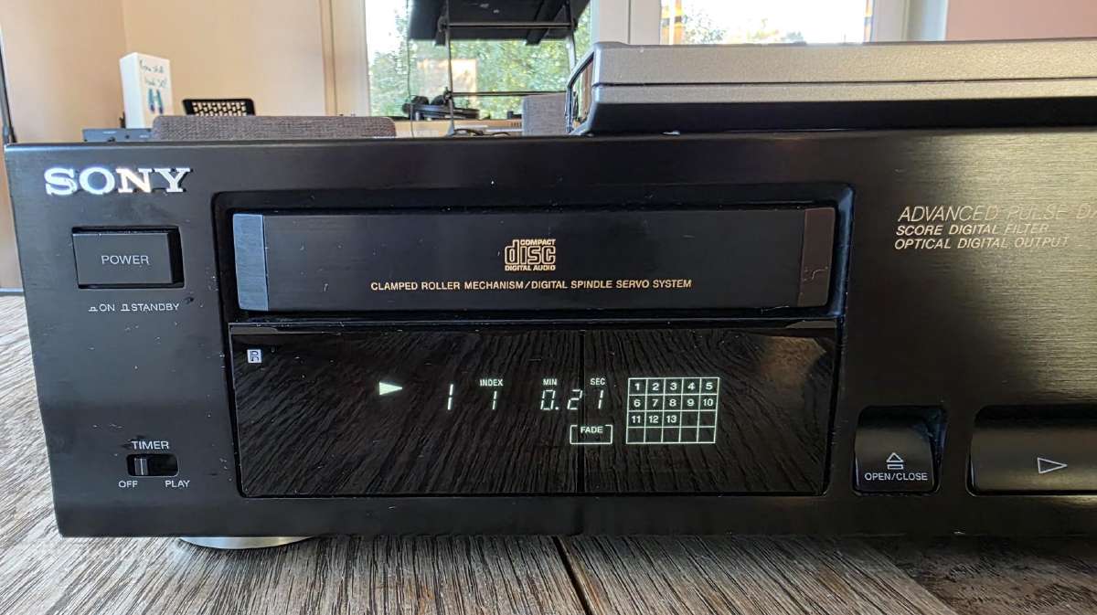 Sony Cdp-715 su Optical out - nuotraukos Nr. 3