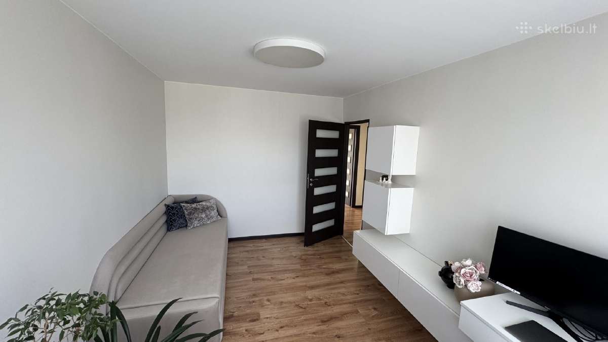 3 k., 74 m², renovuotame name šalia Sporto rūmų - nuotraukos Nr. 3