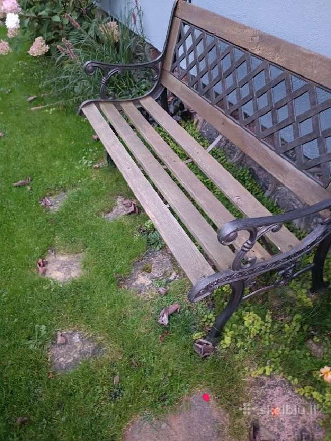 Sodo suoliukas azuolines lentos - nuotraukos Nr. 3