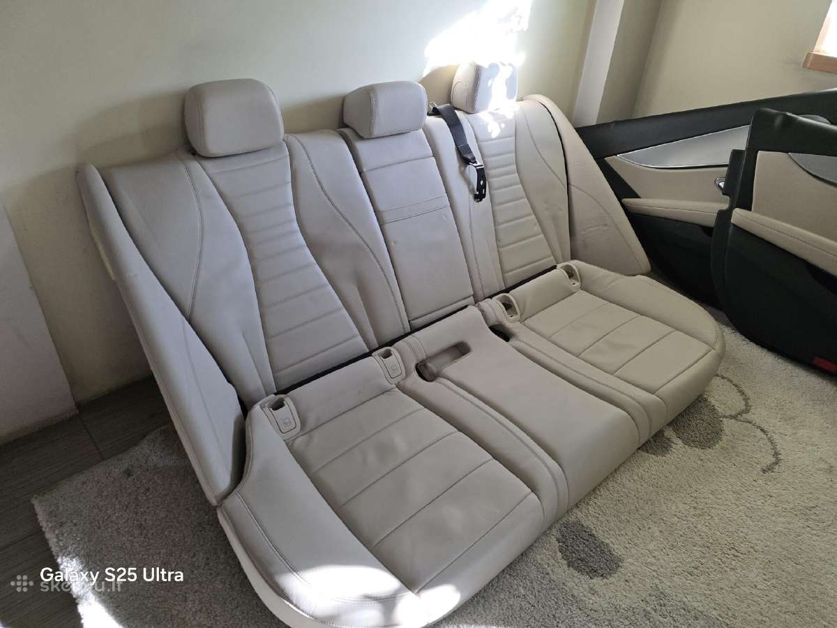 W213 Mercedes salonas universalo - nuotraukos Nr. 2