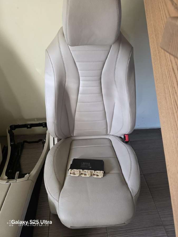W213 Mercedes salonas universalo - nuotraukos Nr. 8