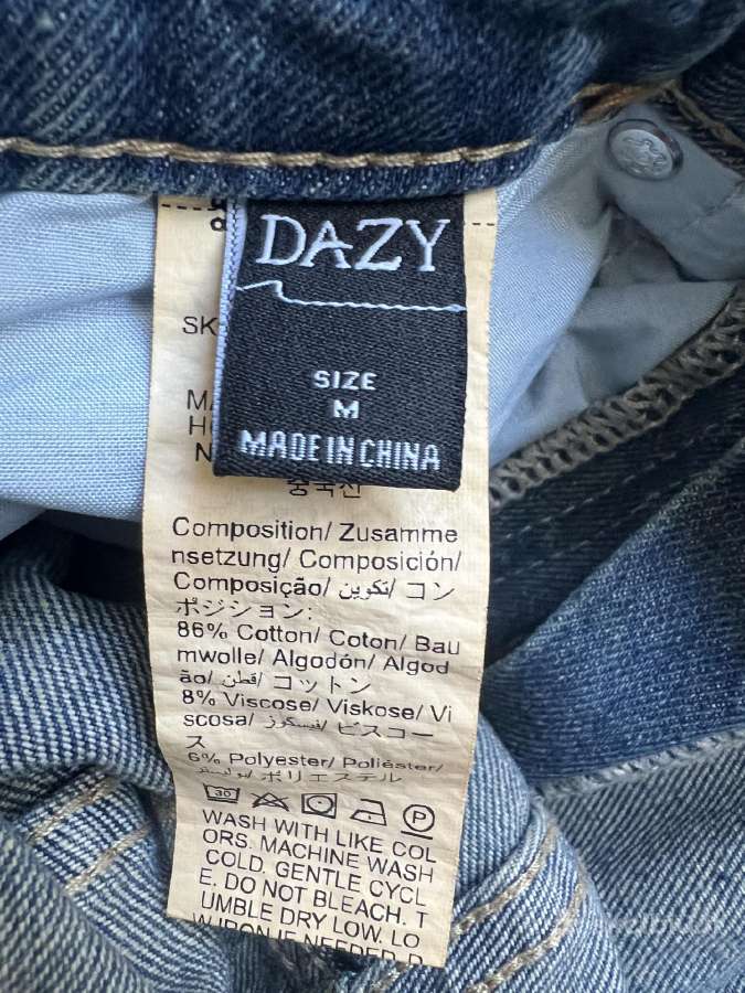 Moteriški šortai Dazy - nuotraukos Nr. 3