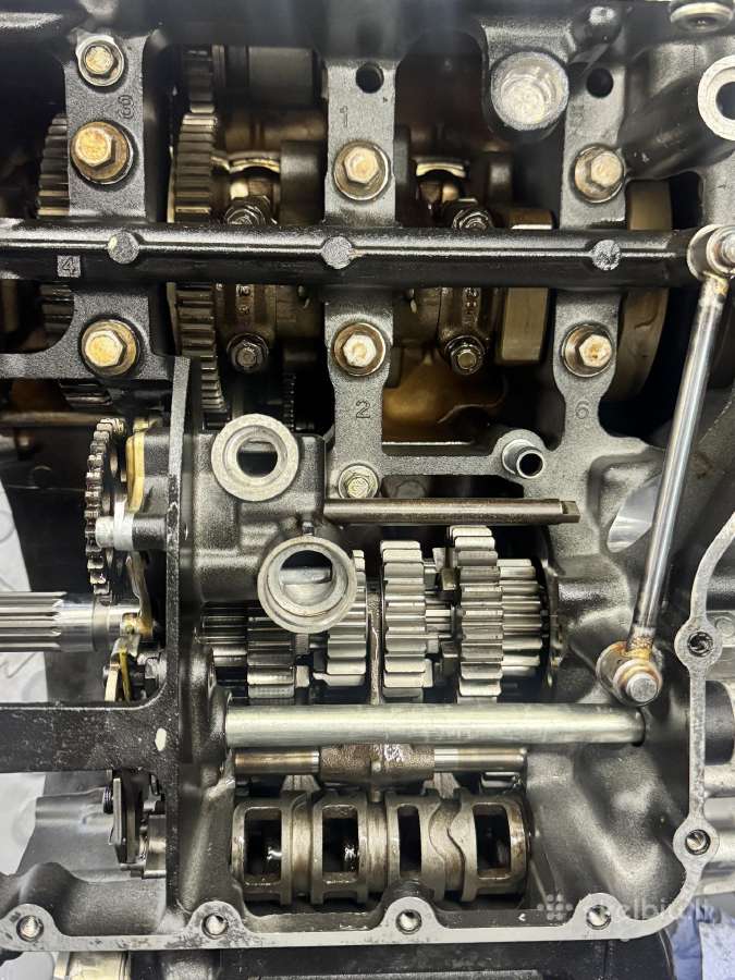 Kawasaki 1400gtr variklis - nuotraukos Nr. 6