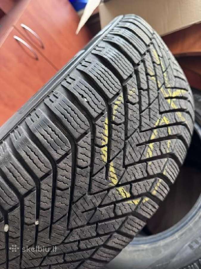 Nedaug dėvėtos padangos Pirelli 225/55 R17 - nuotraukos Nr. 3