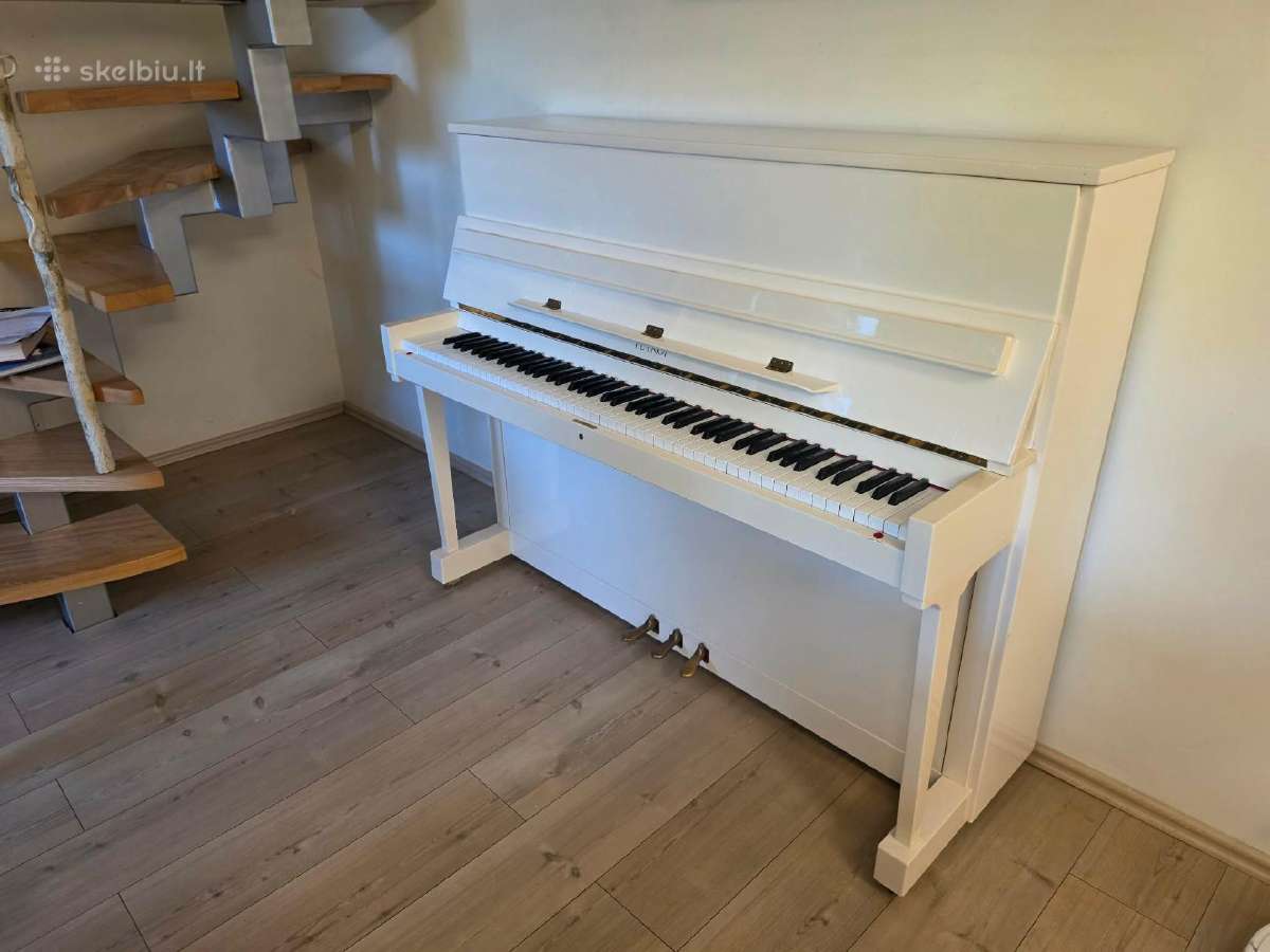 Nuostabus baltas Petrof pianinas - nuotraukos Nr. 2