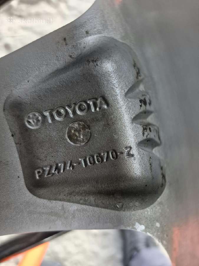 Toyota r16 diskai su gerom zieminem padangom - nuotraukos Nr. 13