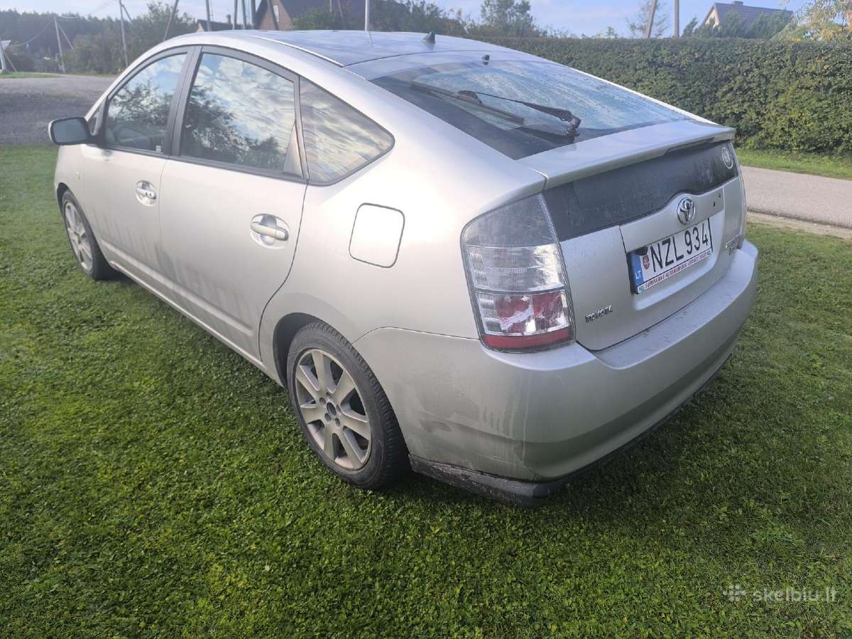 Toyota Prius nuoma - nuotraukos Nr. 2