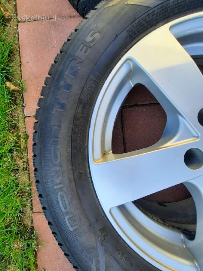 Parduodami Toyota ratlankius su padangomis R16 - nuotraukos Nr. 9