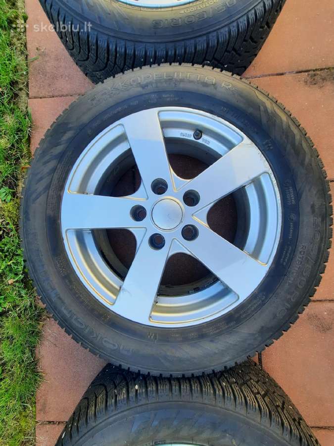 Parduodami Toyota ratlankius su padangomis R16 - nuotraukos Nr. 6