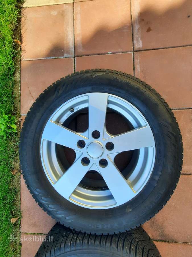 Parduodami Toyota ratlankius su padangomis R16 - nuotraukos Nr. 8