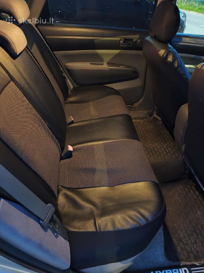 Toyota Prius ll nuoma - nuotraukos Nr. 10