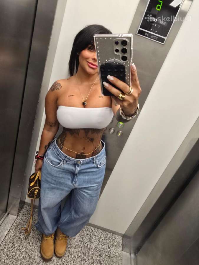 Sexy Latina with tattoos, real photos - nuotraukos Nr. 6