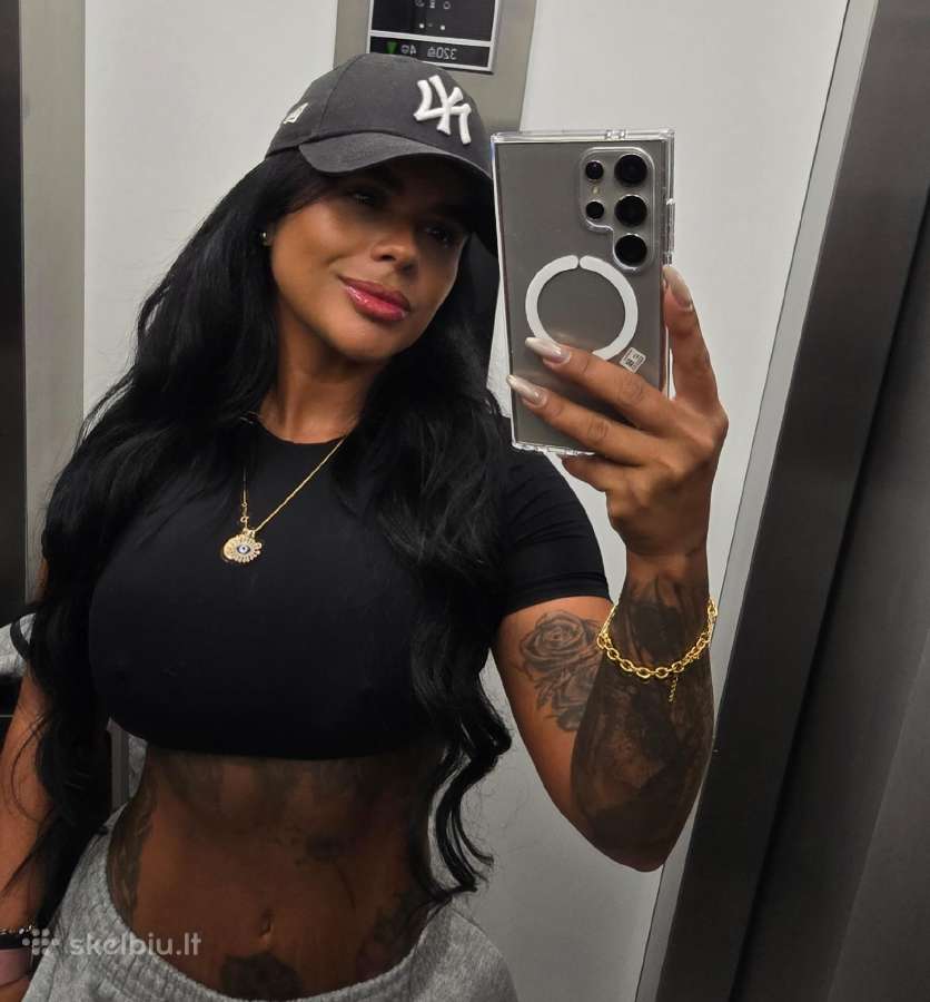 Sexy Latina with tattoos, real photos - nuotraukos Nr. 8