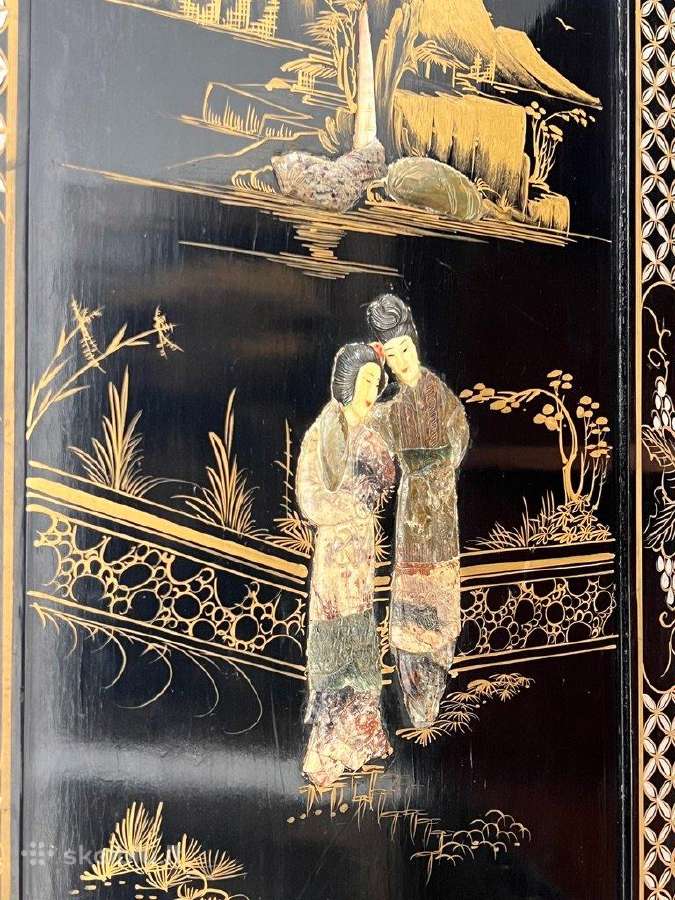 Rytietiška keturių durų komoda su akmeniu - nuotraukos Nr. 7