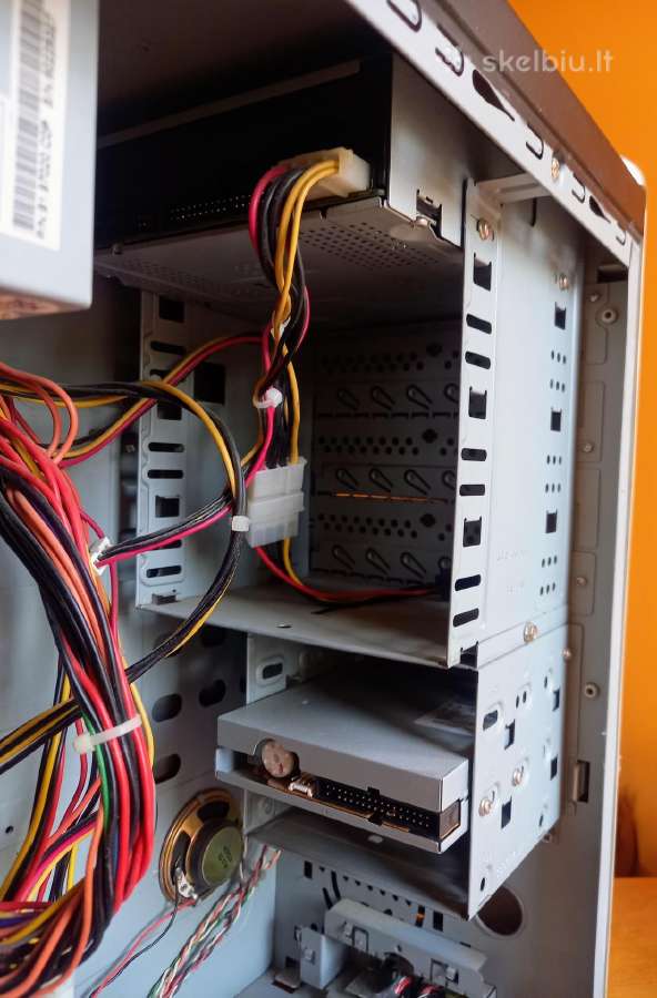 Atx kompiuterio korpusas + 300w Psu + Dvd-rw + Fdd - nuotraukos Nr. 7